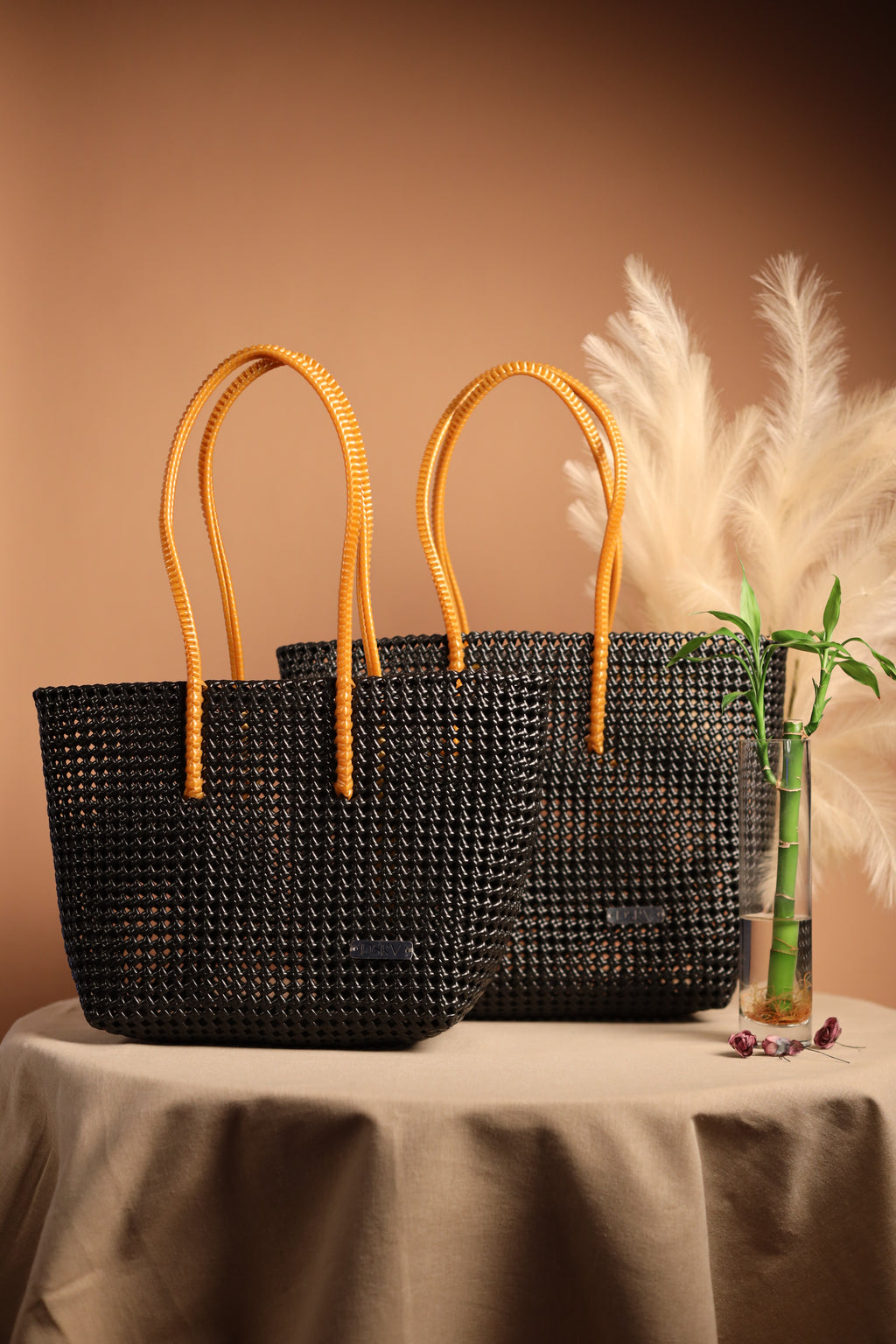 SHADOW TOTE