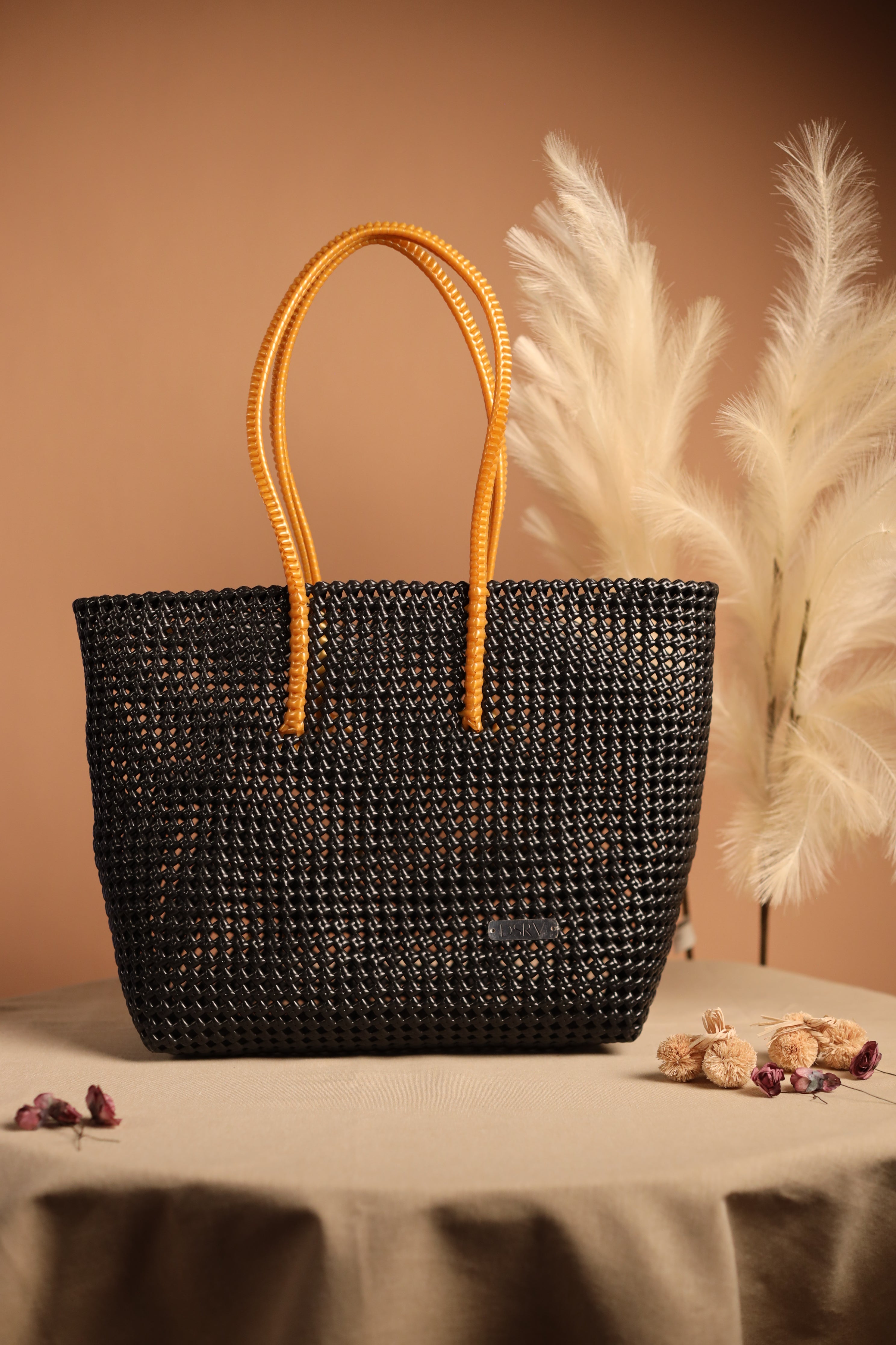 SHADOW TOTE