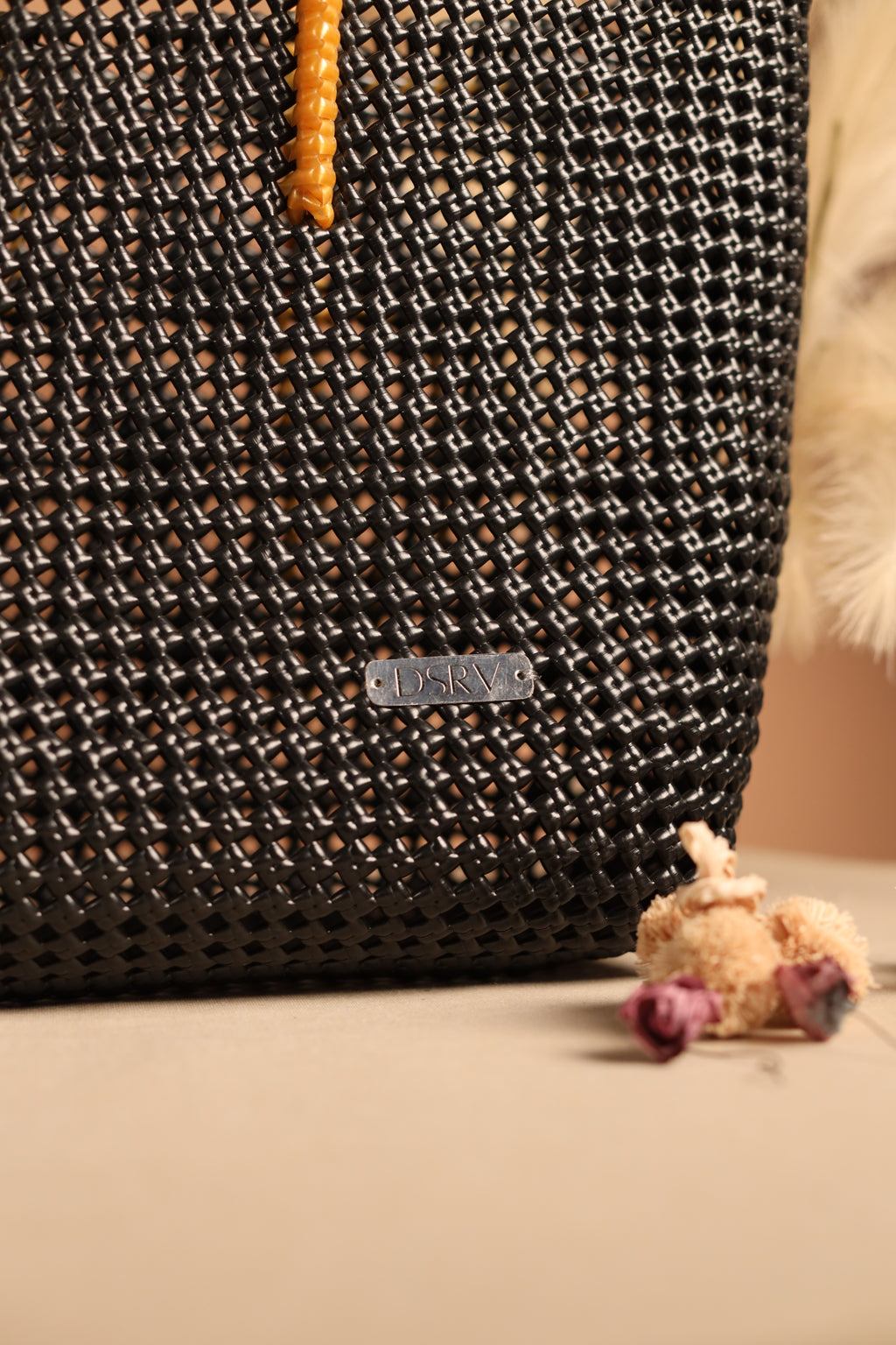 SHADOW TOTE