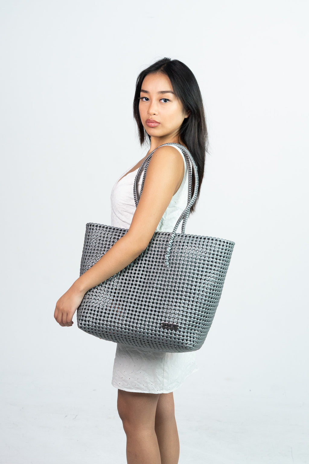 SILVER FISH TOTE