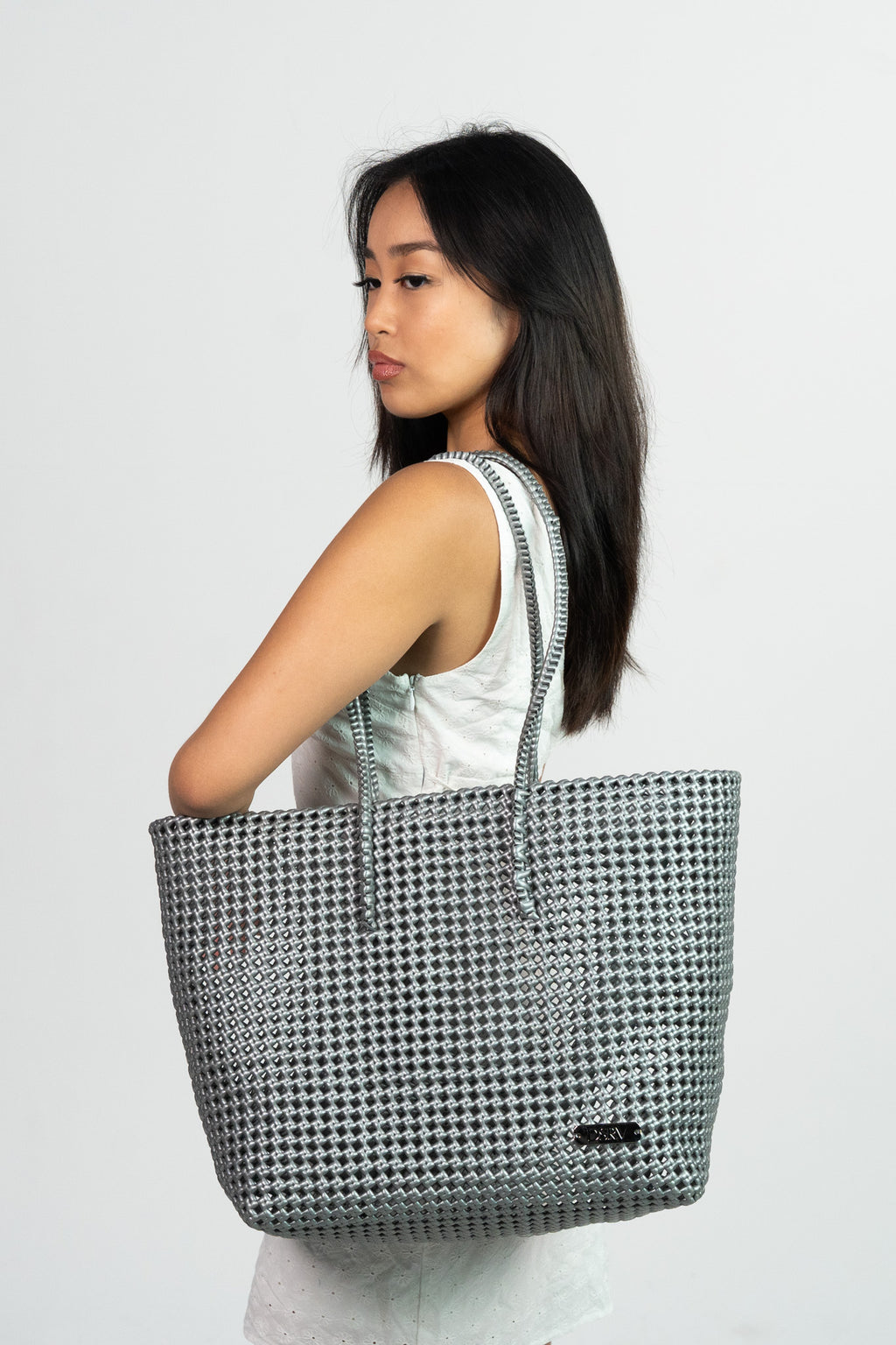 SILVER FISH TOTE