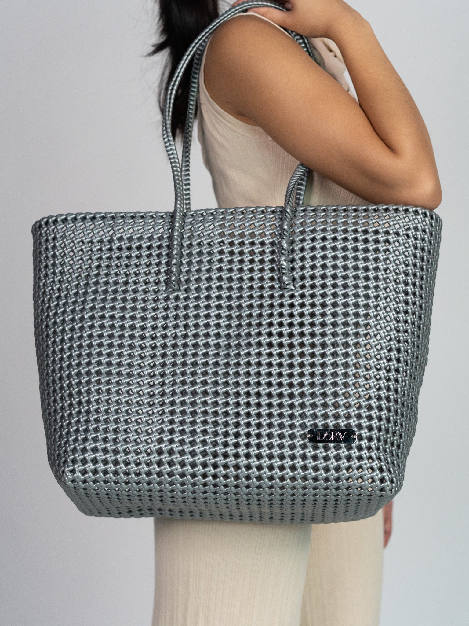 SILVER FISH TOTE